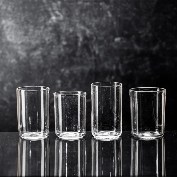 Minimalist Cocktail set - 4 glasses of slightly varying size