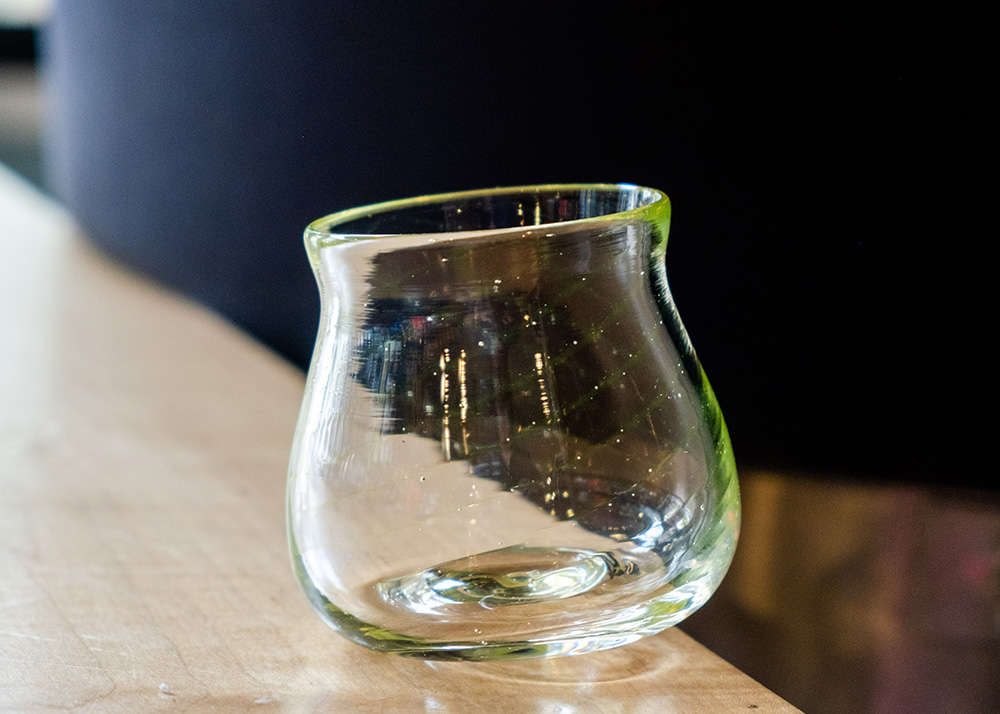 Wobble URANIUM glass