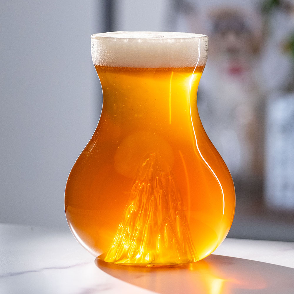THE Beer Glass – Pretentious Glass Co.